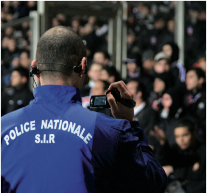 Les policiers des sections d'intervention rapide, en jogging, ont investi les stades. © DR Les policiers des sections d'intervention rapide, en jogging, ont investi les stades. © DR